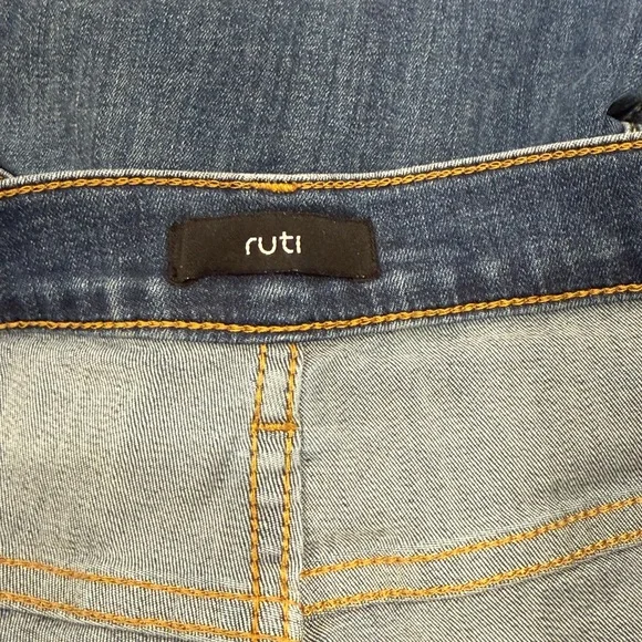 Ruti THE PETITE ULTIMATE BARREL LEG JEANS 2.0. Size 8P INDIGO - Picture 4 of 4